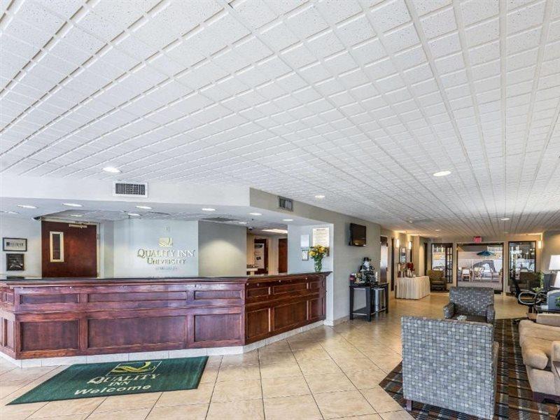 Quality Inn University Lansing Bagian luar foto