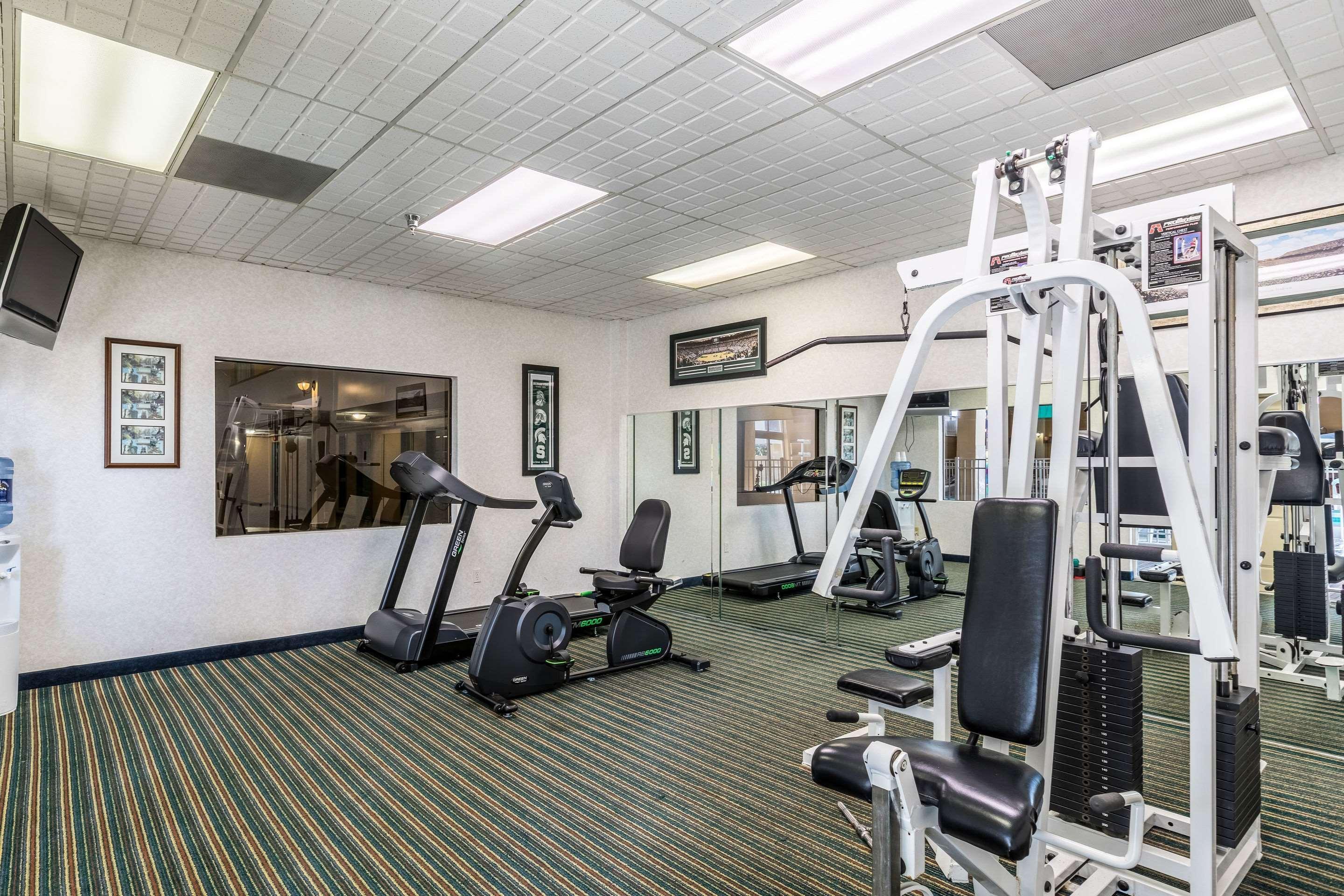 Quality Inn University Lansing Bagian luar foto