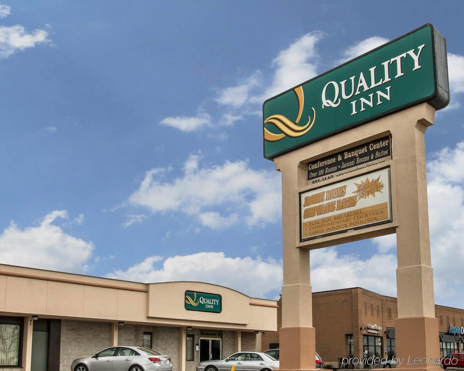 Quality Inn University Lansing Bagian luar foto