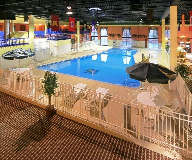 Quality Inn University Lansing Bagian luar foto